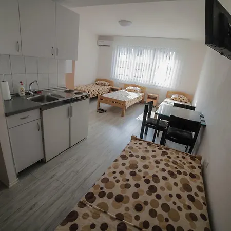 Guesthouse Tanja *